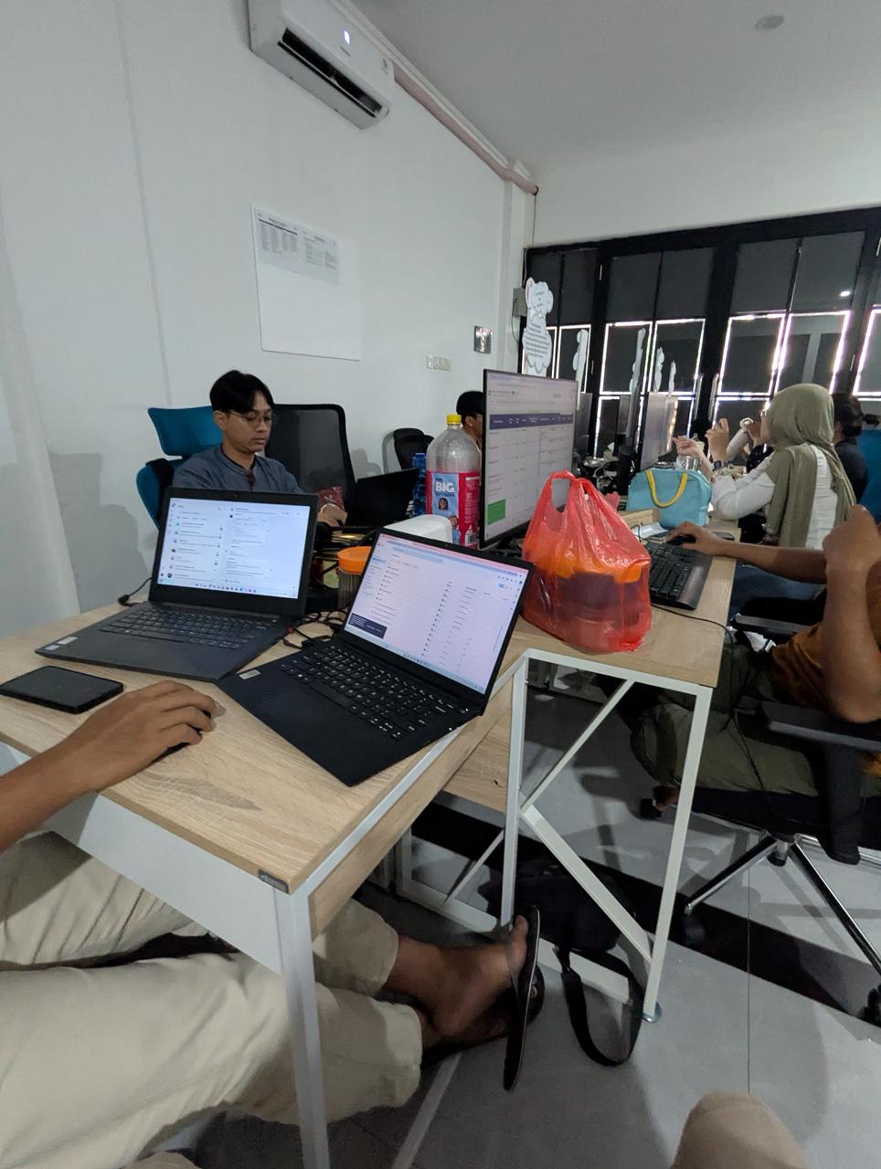 Aktivitas Tech Office